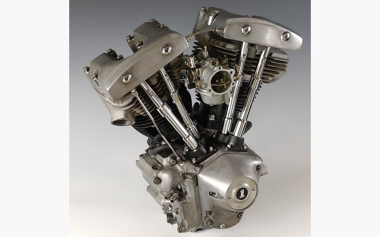 ハーレー XL883N（Harley-Davidson SportSter XL883N Iron） -初代スポーツスターショベルヘッドエンジン 